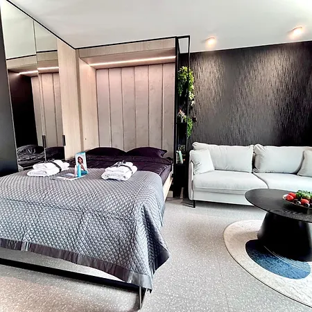 White Glove Parkya Harmonia Apartament *